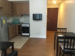 Fully Furnished 1BR w/ balcony w/ optional parking at Makati