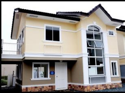 4BR house w/ free linear park For Sale Philippines