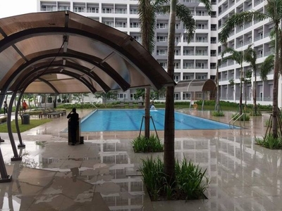 Fully Furnished One Bedroom Condo with Balcony Facing Amenities