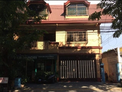Townhouse For Sale In Santa Cruz, Manila