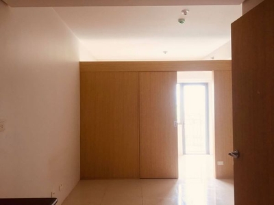 1 bedroom with balcony city view SMDC Fern beside SM mall North Edsa
