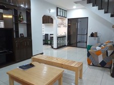 The Newly Furnished 5 Bedroom Unit with Garden for Rent