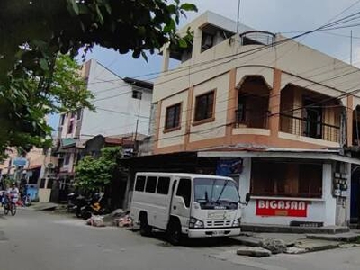 Townhouse For Sale In Signal Village, Taguig
