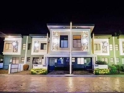 2 Bedrooms Townhouse in Gapan Nueva Ecija along Maharlika Highway P15k monthly