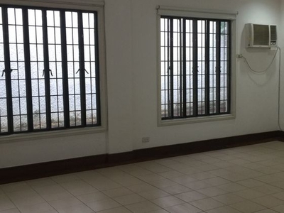 4BR House for Rent in South Admiral Village Merville , Parañaque