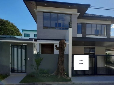 5BR House for Sale in BF Homes, Parañaque