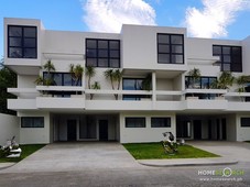 3-storey Modern Townhouse For Sale in Para?aque