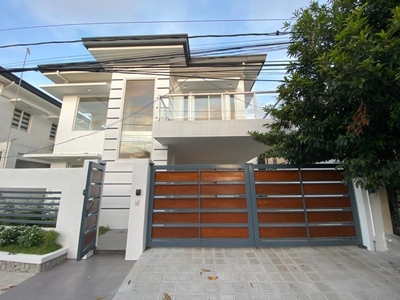 4 Bedroom House 5 t&b with maid's quarter in BF Homes Paranaque for rent