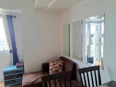 1BR UNIT WITH BALCONY IN STA. MESA