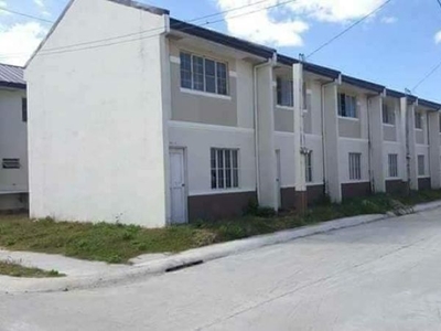Affordable Townhouse 2 bedroom 1 TB near HIWAY