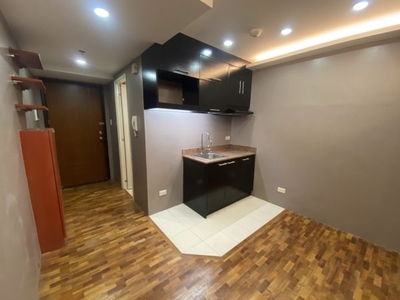 For Sale: 1 BR Condominium Unit in Oriental Place Makati