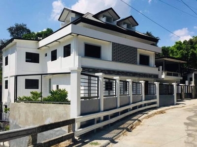 For Sale: White House In Antipolo City