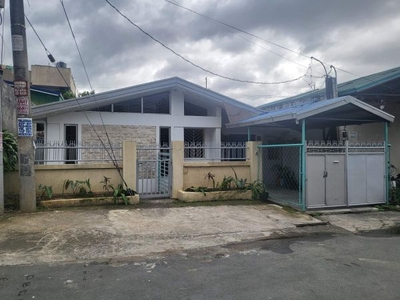 HOUSE AND LOT FOR SALE IN LAGRO, QUEZON CITY!