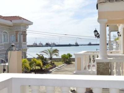 House with a nice sea view and facing Bohol Strait