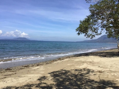 Large Beach front Lot with House & 75 m wide sandy beach