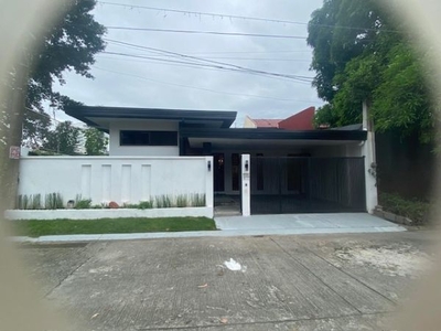 Newly Renovated 4 Bdrooms Bungalow, Single Detached For Sale in Las Piñas