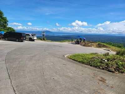 Private lot for sale in Tagaytay with beautiful view of Taal