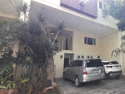 Townhouse For Rent In Apas, Cebu