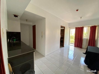 Paranaque 2 BR w/ balcony for sale near airport at Woodsville