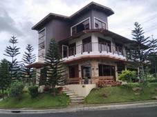 VACATION HOUSE FOR SALE NEAR TAAL OVERLOOKING TAGAYTAY CITY