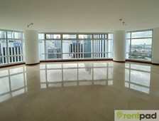 3BR w balcony Fully Furnished Unit at Edades Tower Rockwell for