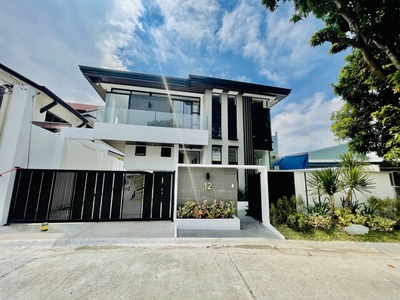 House For Sale In B.f. International Village, Las Pinas