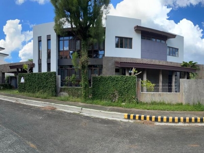 Royale Tagaytay Estates 4 Bedroom House and Lot