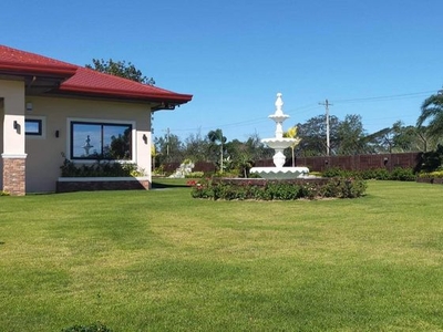 4BR House for Sale in Las Hacienda de Luisita, Tarlac