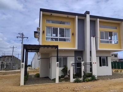 Affordable 3 bedroom house near business district in Iloilo City
