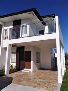For Sale 3 BR House & Lot in Executive Village near SM City Santa Rosa Laguna