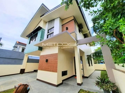 For Sale Elegant Home in Imus with 194.70 sqm Lot