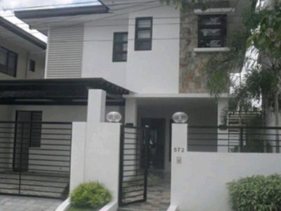 For Sale Fully furnished modern 2 storey house in Timog Park in Pampang, Angeles