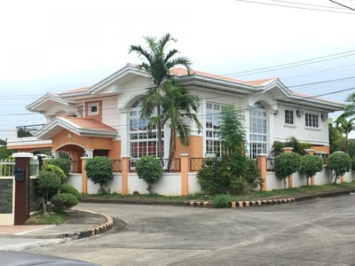 High-end House & Lot 6 bedrooms for sale in Cebu Royale Estates by Sta. Lucia.