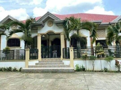 House And Lot 5 bedroom in Purok 1 Brgy Tangway Lipa City for sale