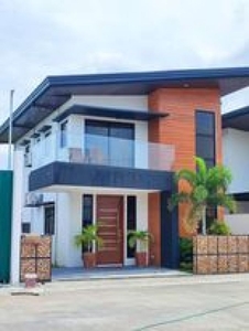 Luxurious Modern House- Leodegario El Rio in Quezon