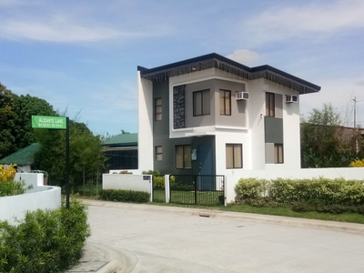 Single attached 3BR, 2toilet & bath House for sale in Phirst Park Homes Pandi