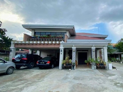 Spacious 6 bedroom with Guest House and Commercial Bldg in Iloilo City!
