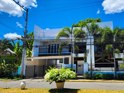 Sto. Nino Village, Banilad High-end House and Lot for sale at Cebu City