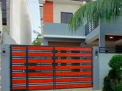 Brand New House in BF Resort Las Pinas with 4 Car Garage