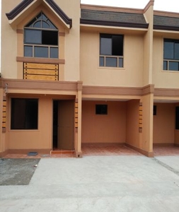 3 bedrooms house for rent near SM Fairview in Kaligayahan, Quezon City