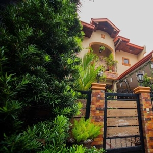 South Bay Parañaque 6BR Fully-furnished Elegant House for Sale