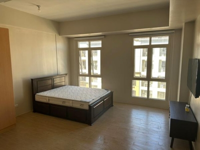 For Sale: Studio Condominium with parking at 81 Newport Boulevard, Pasay City