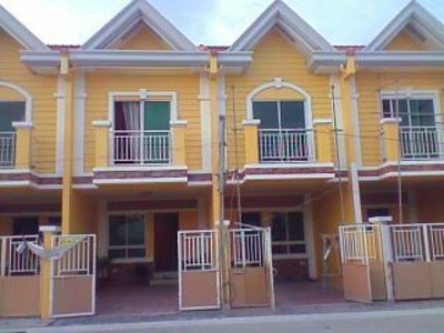 For Sale: 3 Storey Semi Furnished House in Parañaque