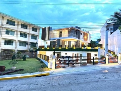 For Sale Brand-new Overlooking House and Lot in Vista Grande Talisay City.