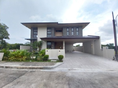 For Sale Semi-Furnished Three (3) Storey’s Single Detached House with Attic