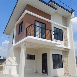 For Sale: Townhouse in Dolores Capas Tarlac, Near New Clark City