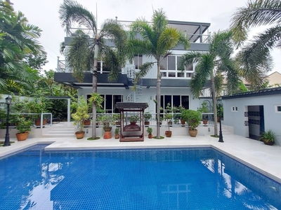 House w/ Swimming Pool for Sale in Inner Circle, Muntinlupa City