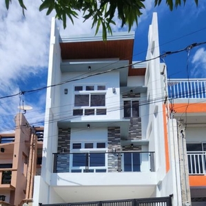 Ready For Occupancy Townhouse Unit Located for sale in Betterliving, Parañaque