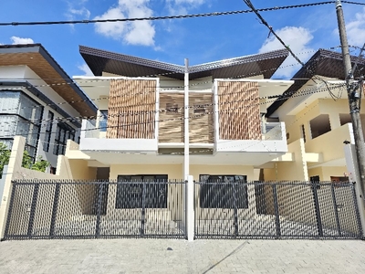 3 Storey Modern House in Greenwoods Executive Village, Taytay Rizal