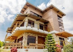 House and Lot TAgaytay Highlands Northern American semi-log cabin, mountain lodge 4bedrooms resale by owner